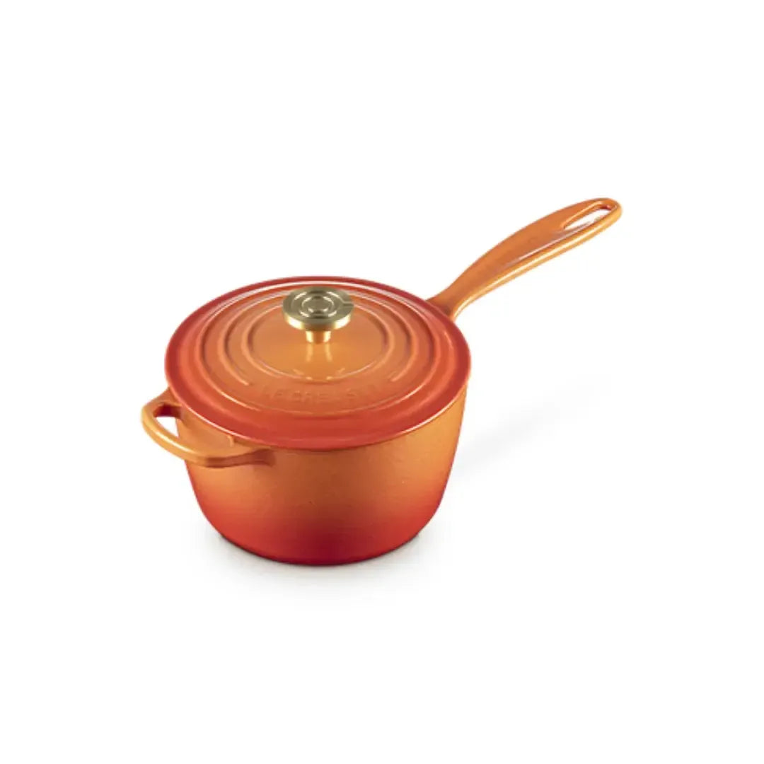 Panela Le Creuset Molheira Signature Flamme Dorée com Pegador Dourado 1,8L 18cm