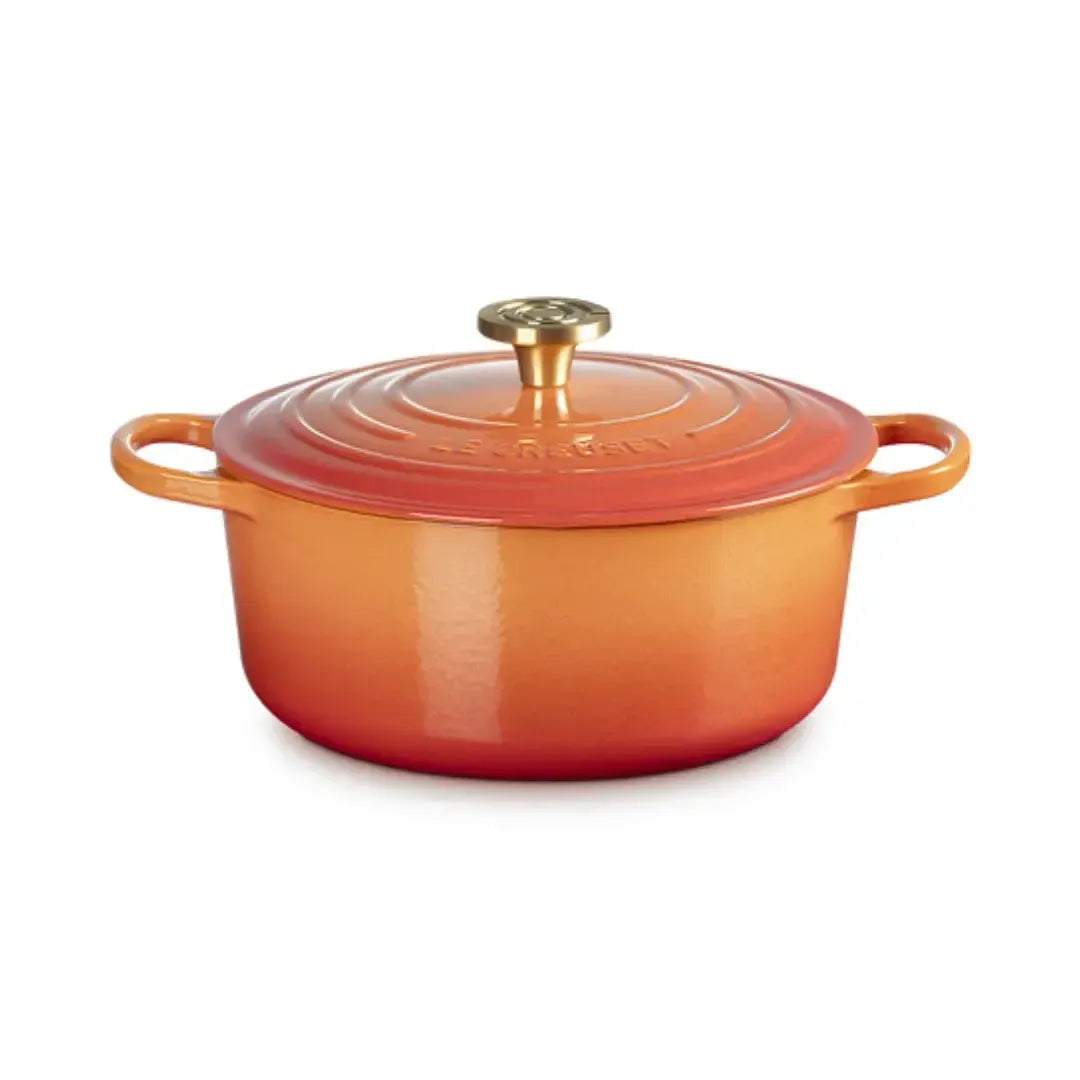 Panela Le Creuset Redonda Signature Flamme Dorée com Pegador Dourado 6,7L 28cm