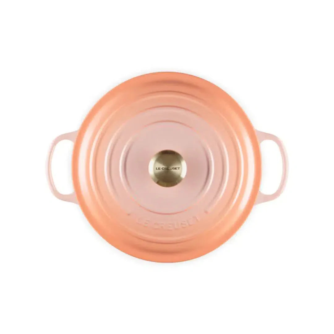 Panela Le Creuset Redonda Signature Peche com Pegador Dourado 2,4L 20cm