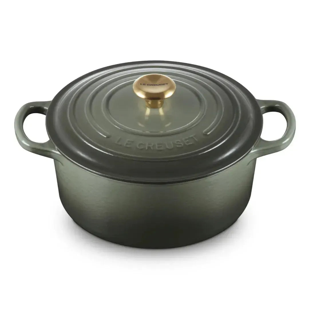 Panela Le Creuset Redonda Signature Thyme com Pegador Dourado 5,3L 26cm