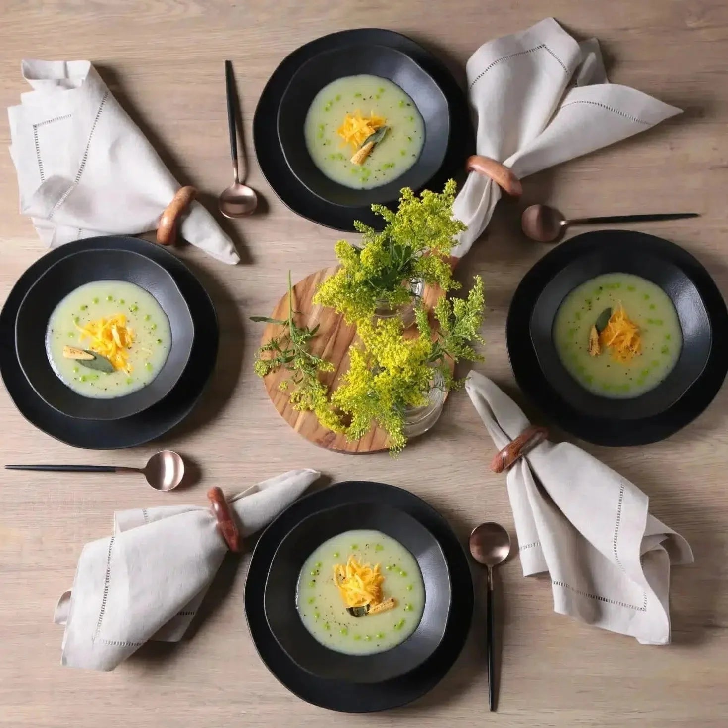 Aparelho de Jantar Stoneware Orgânico Preto Matte 16 Peças Porto Brasil