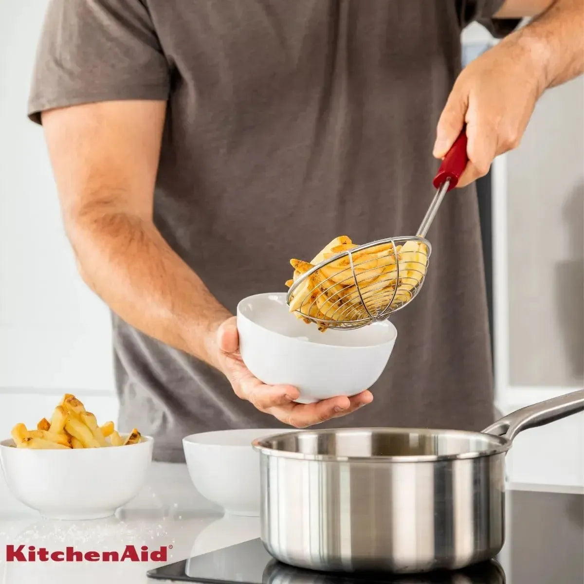 Escumadeira Aço Inox Fritura Vermelha KitchenAid