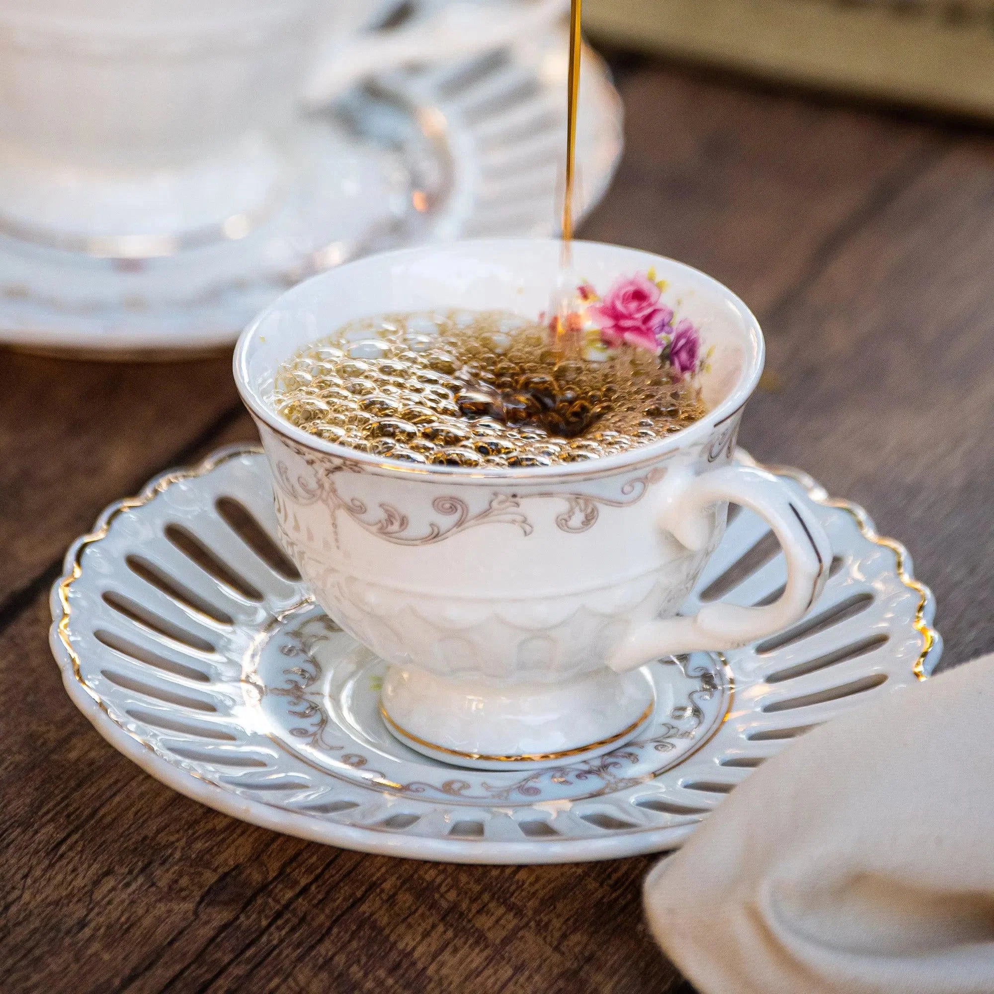 Jogo 6 Xícaras de Café com Pires New Bone China Mon Cheri 80ml L'Hermitage